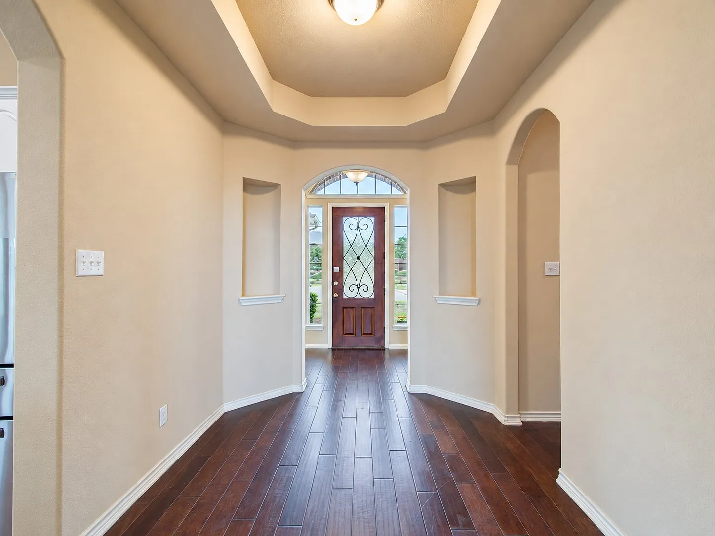 3 bed, 2917 sqft, $2,850 — Photo 2