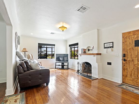 4th image of 1500 Raynolds St