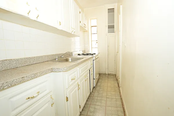 Rented by Norman Raindel, LREB | media 8