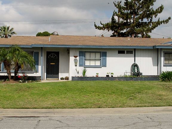 2nd image of 861 Glengrove Ave