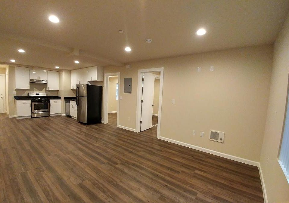 1st image of 371 Turk St APT 1