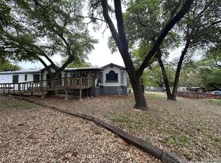 152 Moss Ln, Adkins, TX 78101