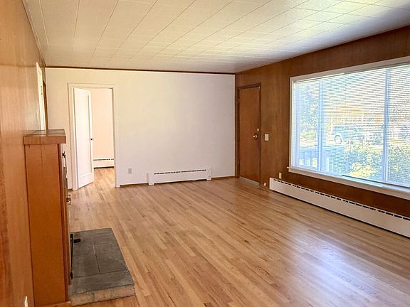 3rd image of 1131 NE 5th Ave