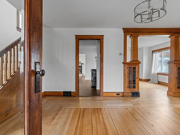 4th image of 420 Marion St