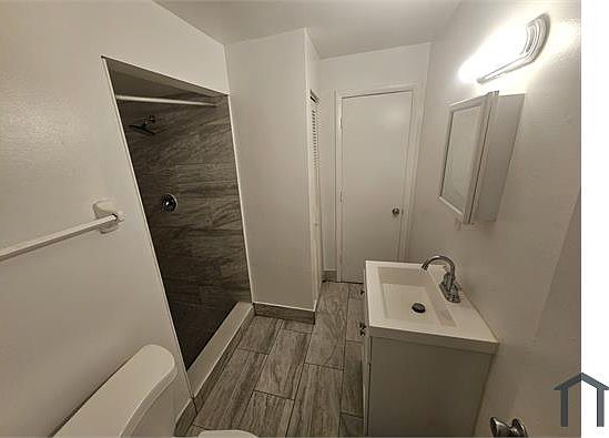 3rd image of 1324 NW 2nd St APT 5