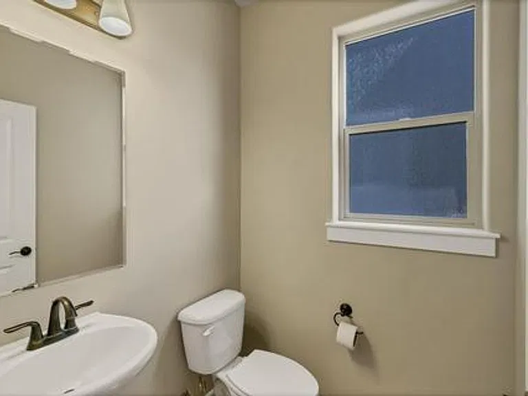 20774 NE Sierra Dr — Photo 8