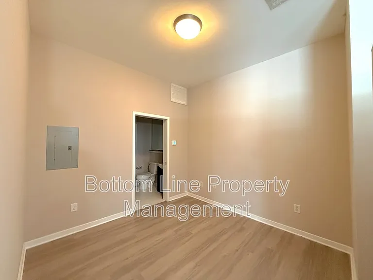 2125 Southend Dr #245 — Photo 4