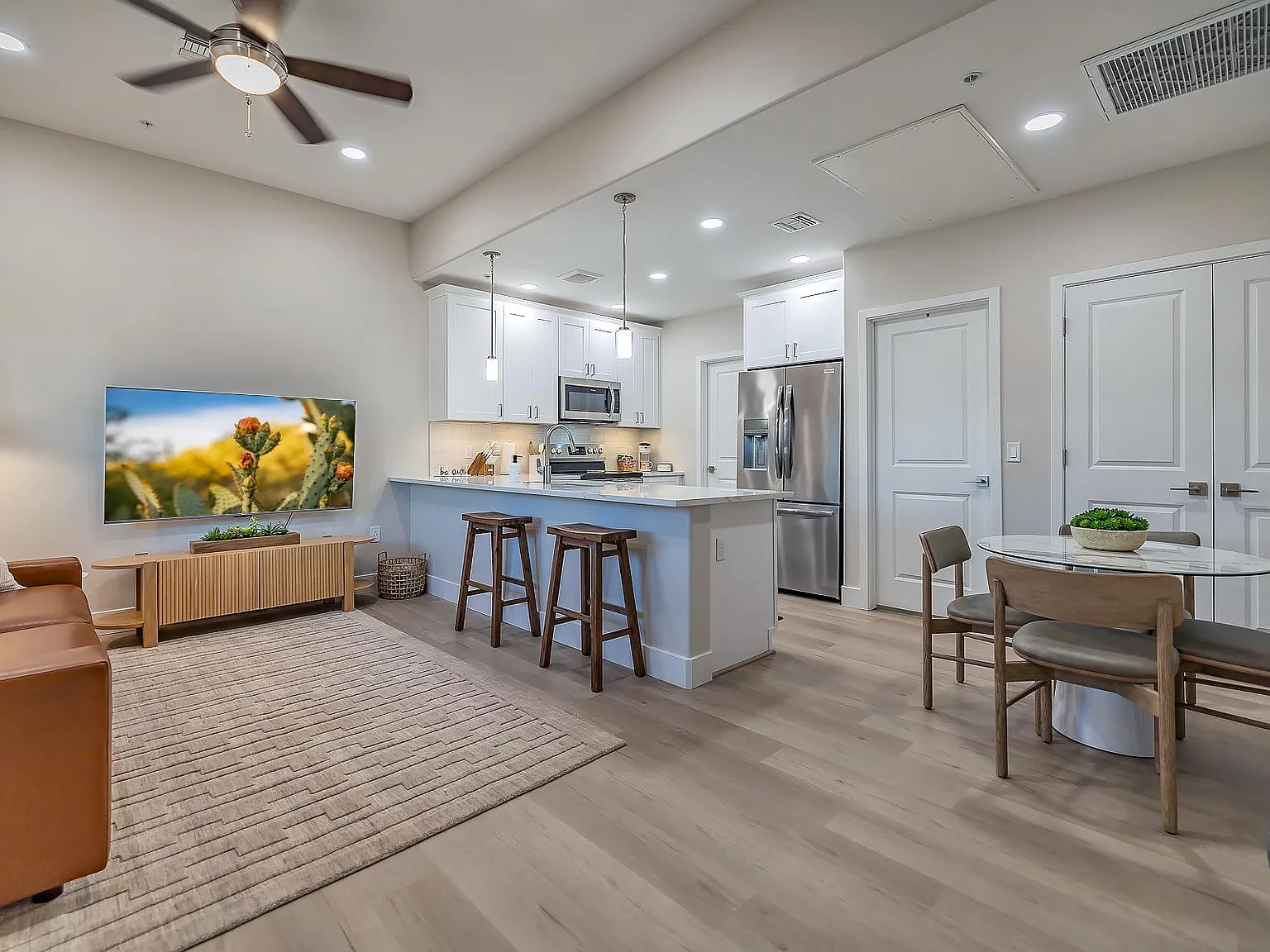 1 bed, 795 sqft, $2,700 — Photo 3