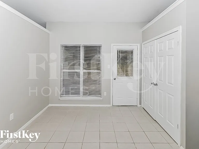 6495 Westbury Ave — Photo 6