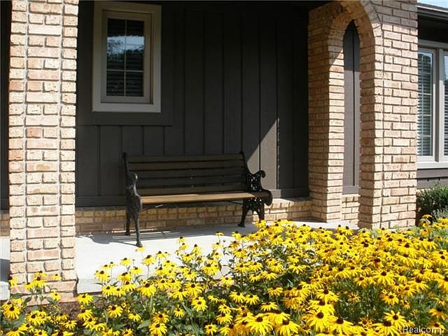 2nd image of 1701 Brookview Cir