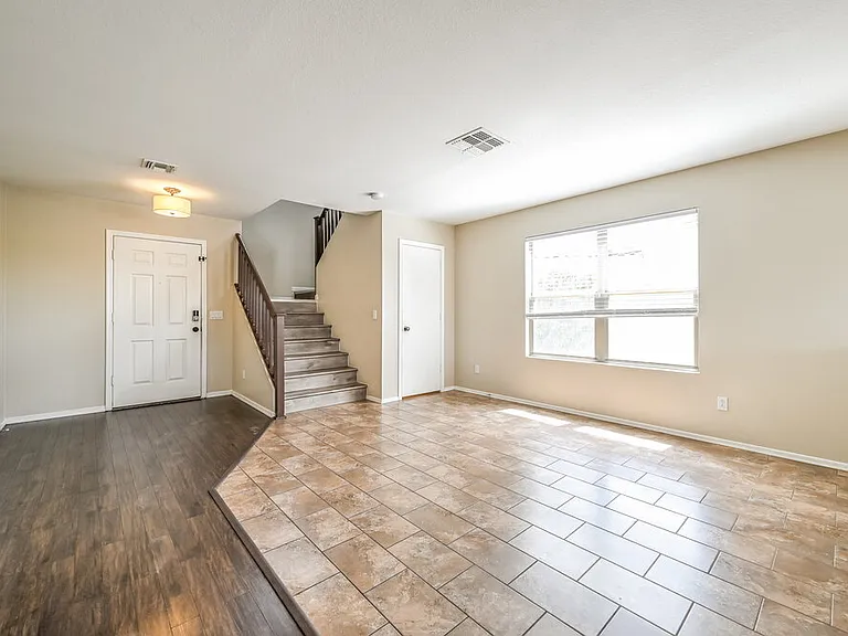 15331 W Cameron Cir — Photo 4