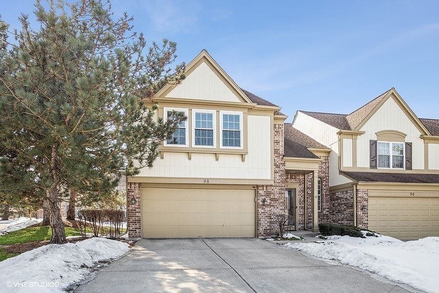 1st image of 98 Versailles Ct