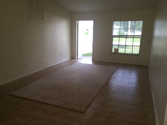 5th image of 725 Fargo Dr