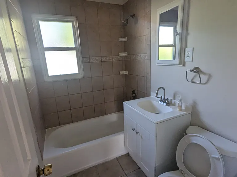 565 W 6th Ave — Photo 7