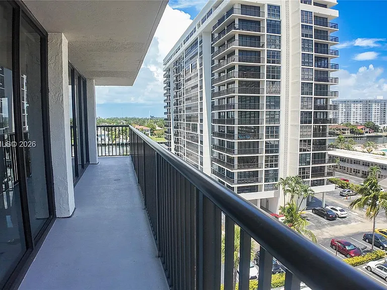 2049 S Ocean Dr #702 — Photo 18