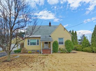 7 Nolan Rd, Albany, NY 12205