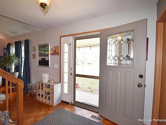 3rd image of 1330 Fairfield Ct
