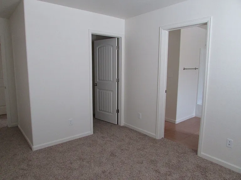 2456 Hannah Ln — Photo 12