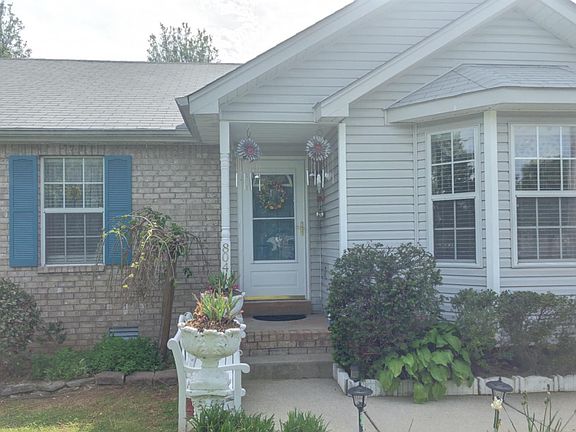 5th image of 804 Southwoods Dr