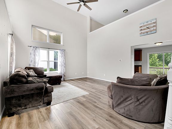 3rd image of 11124 Deer Valley Dr