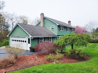 7 Thoreau Dr, Nashua, NH 03062