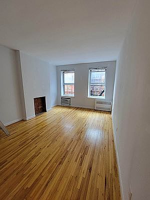 1st image of 319 W 21st St APT 2D