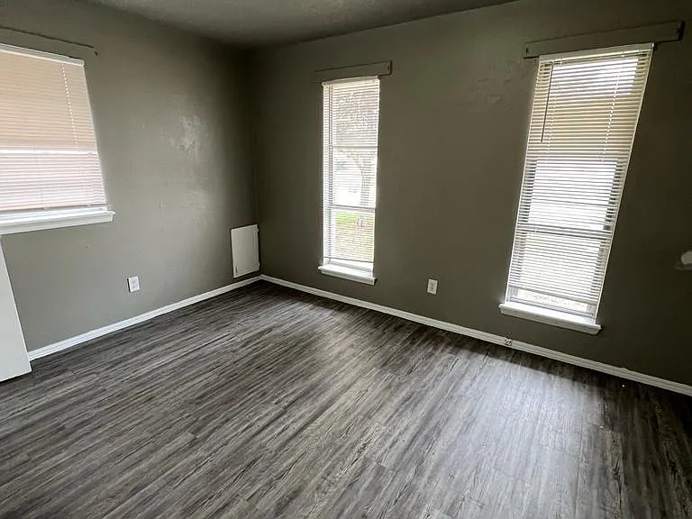 624 Lloyd Ave — Photo 3