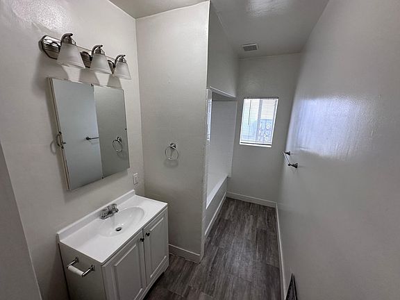 2nd image of 1331 E 3rd St #1331