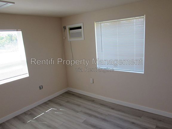 5th image of 101 3rd St Unit 4