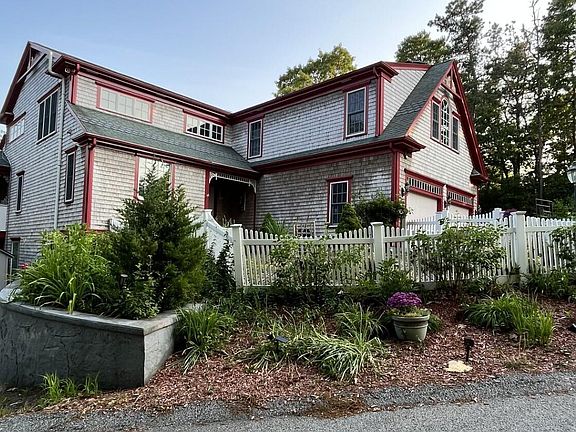 2nd image of 9 Horseshoe Bend Way