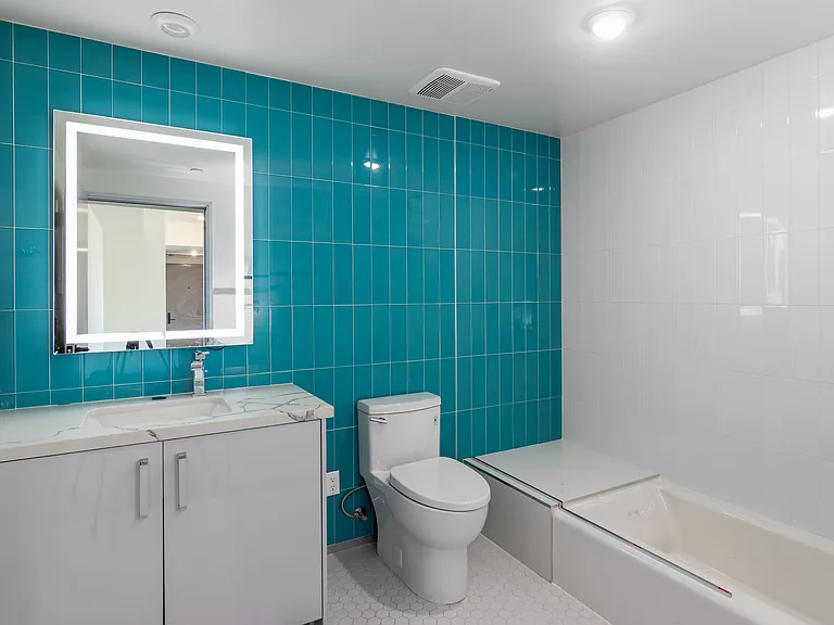 11588 W Pico Blvd #303 — Photo 8