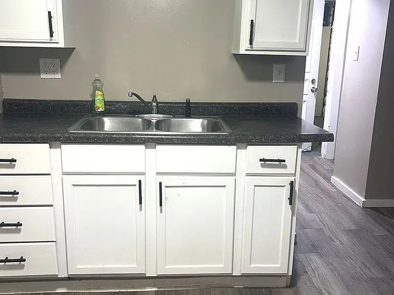 322 E Walnut St — Photo 16