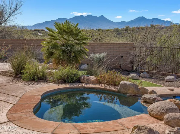 852 E Vault Mine Ct, Green Valley, AZ 85614