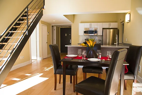 Sold by aptsandlofts.com | media 9