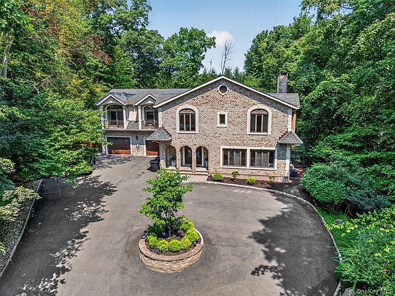 5th image of 12 Rollingwood Drive