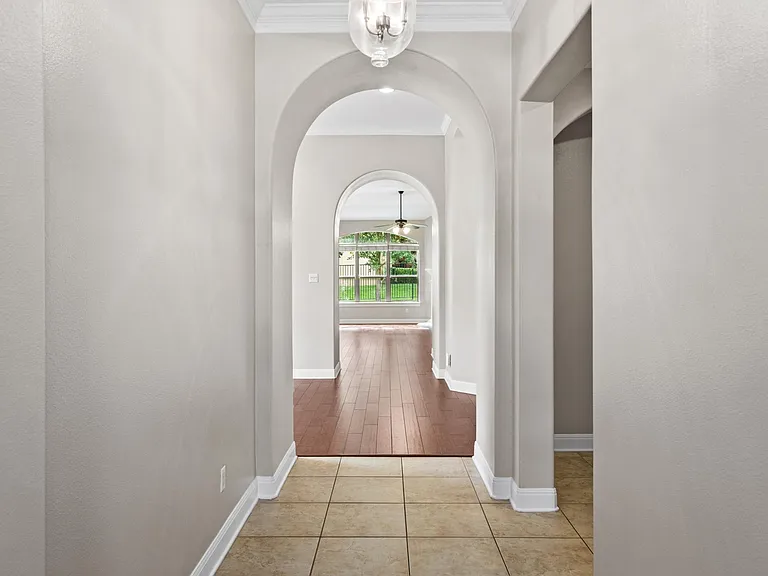 11709 Woodland Hills Trl — Photo 8