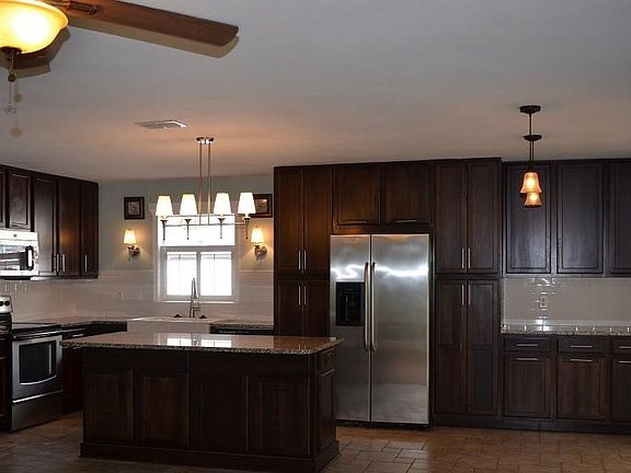 5th image of 4600 Parkway Blvd