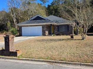 15 Rustic Ln, Savannah, GA 31406
