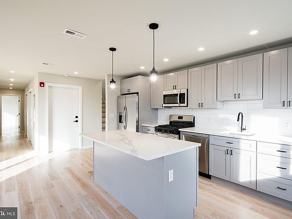 2nd image of 1501 N 5th St #5