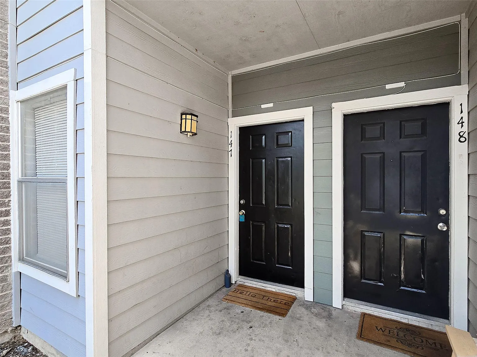 2 bed, 2.0 bath, 887 sqft, $1,145 — Photo 2