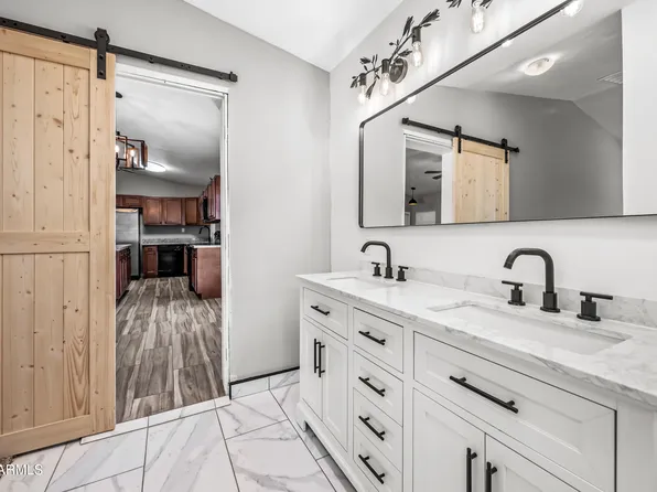 11121 E CAMINO Circle, Mesa, AZ 85207