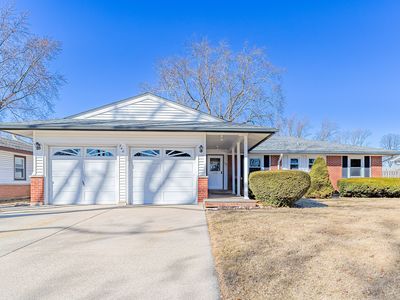 240 Fern Dr, Elk Grove Village, IL, 60007