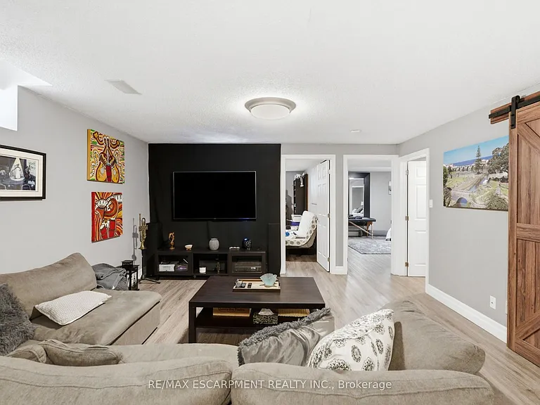 303 Caledon Ave #LOWER — Photo 9