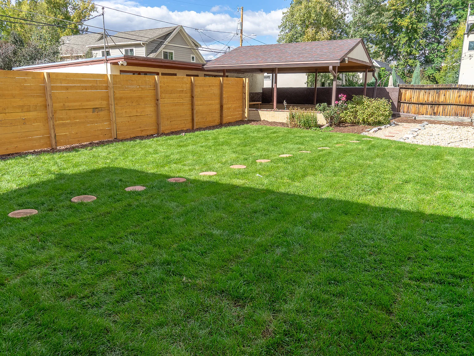 3 bed, 2052 sqft, $4,599 — Photo 3