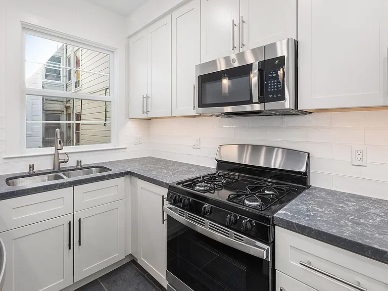 1555 Oak St #850R — Photo 7