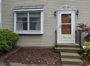 132 Eaglesmere Cir APT 33, East Stroudsburg, PA 18301