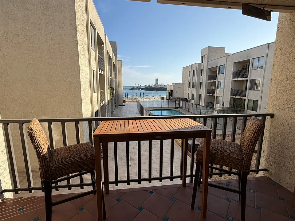 1140 Ocean Blvd #220
