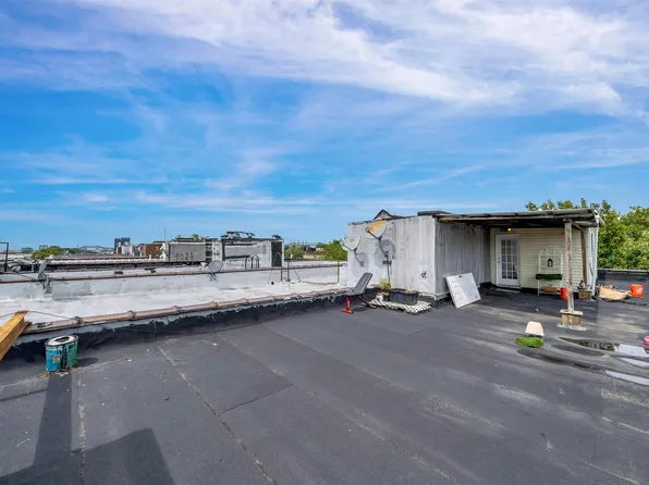 240 Clendenny Avenue image 36 of 40