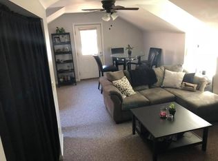 1025 Westfield Rd APT B, Russell, MA 01071