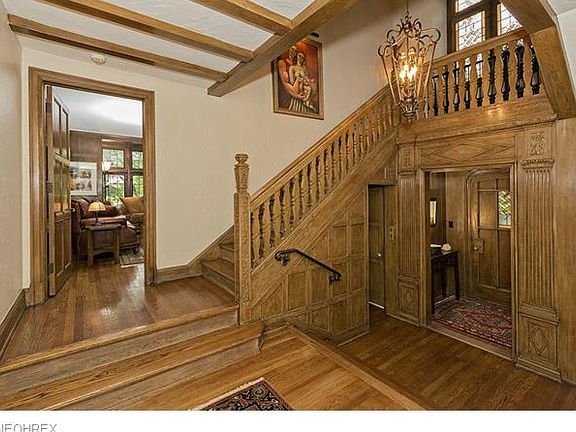 2nd image of 2569 Fairmount Blvd